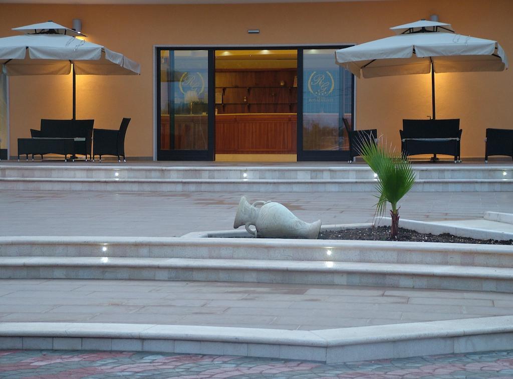 Royals Gate Hotel Rodi Garganico Luaran gambar